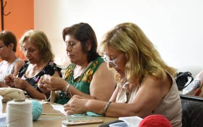 CURSOS INTENSIVOS DE VERANO: EL DE CROCHET TUVO ESTA MAÑANA SU PRIMERA CLASE