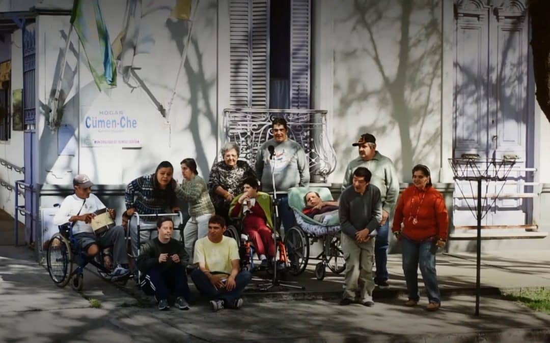 Comienza un taller de radio con residentes del Hogar Cumen Che