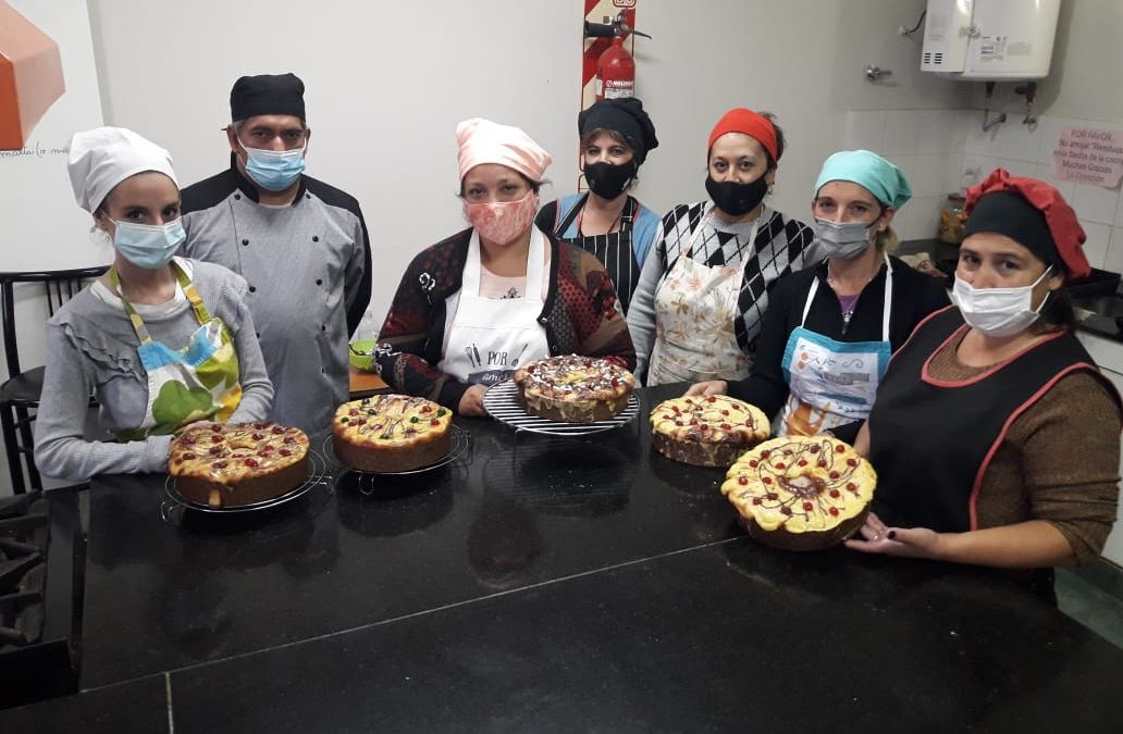CULMINARON LOS CURSOS INTENSIVOS DE ELABORACIÓN DE ROSCAS DE PASCUA EN LA ESCUELA MUNICIPAL