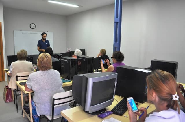 Cursos intensivos de verano: Taller de computación – Uso de celulares y tablets