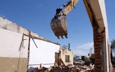 UNA NUEVA Y ESPERADA ETAPA PARA LA ESCUELA N°7 DE TREINTA DE AGOSTO: DEMUELEN PARTE DEL VIEJO EDIFICIO