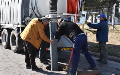 CON EL NUEVO DESOBSTRUCTOR, EL MUNICIPIO INTENSIFICA LA  LIMPIEZA DE LOS COLECTORES DE LAS REDES DE CLOACAS