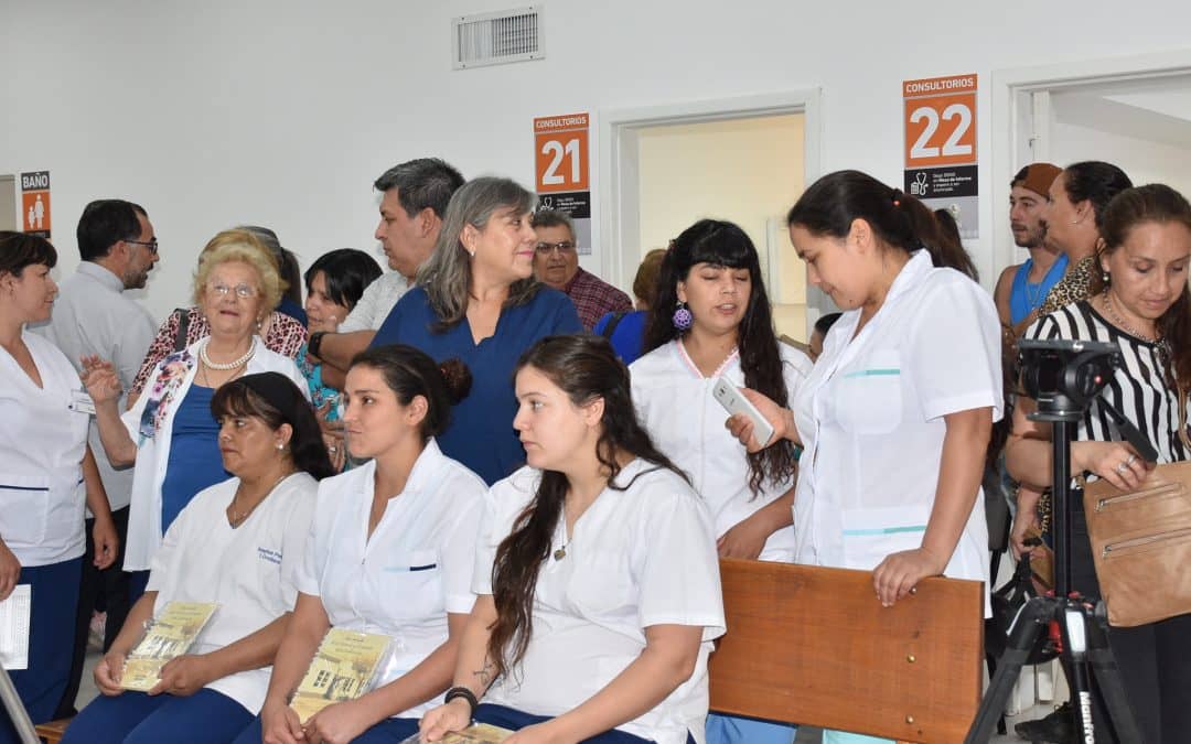 EN EL DÍA DE LA ENFERMERÍA FUE DESCUBIERTA UNA PLACA EN SALA 1 DEL HOSPITAL MUNICIPAL, CON LA INSCRIPCIÓN 21 DE NOVIEMBRE