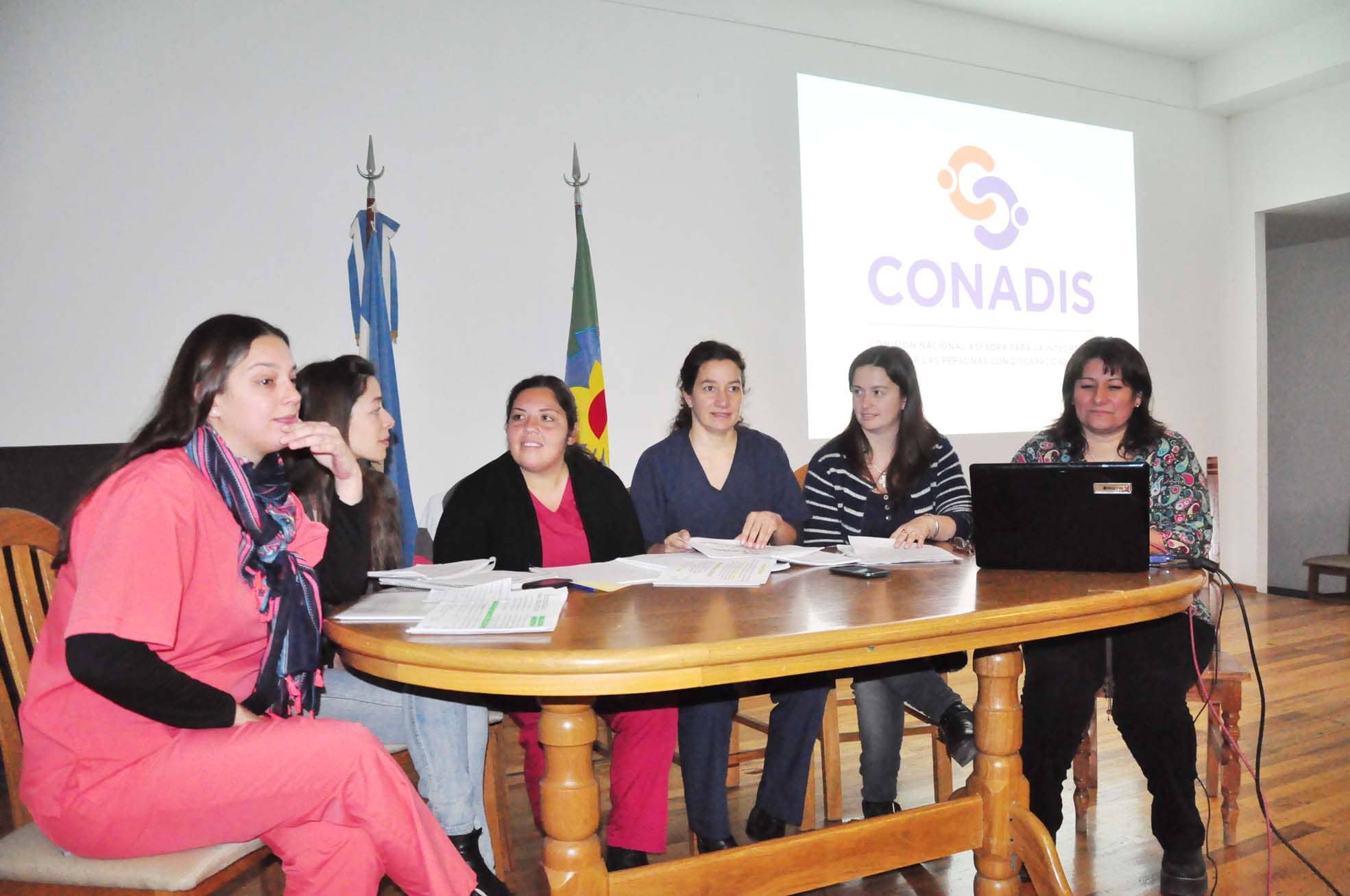 El Municipio presentó programas para personas con discapacidad