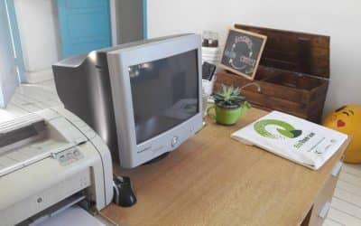 Entrega de computadoras recicladas en 30 de Agosto