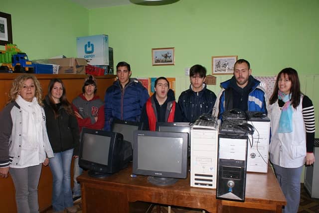 La Oficina de Ambiente donó 4 computaras recuperadas del PROLIM