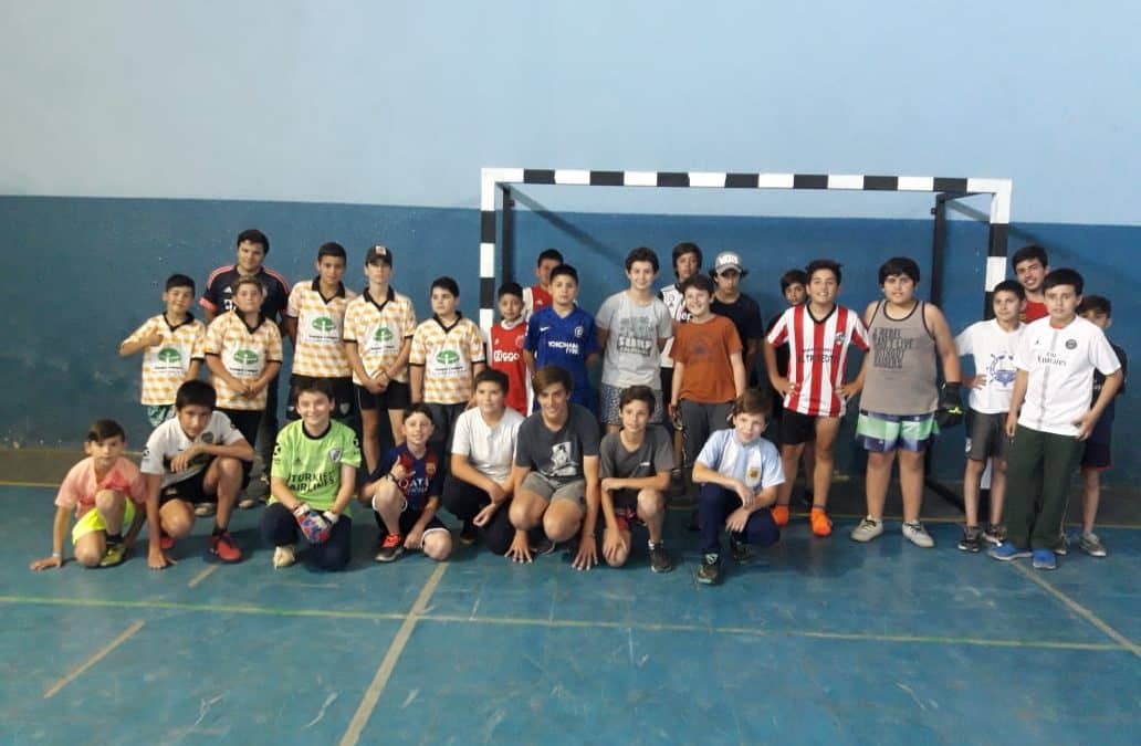 UN GRUPO DE ENVIÓN PARTICIPÓ AYER (MIÉRCOLES) DE UN CAMPEONATO DE FUTSAL EN EL CEF Nº 18 Y SALIÓ SUBCAMPEÓN