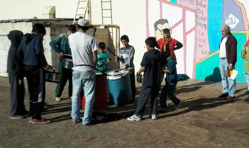 Feito visitó a los jóvenes del Envión