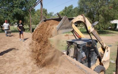 30 de Agosto: trabajos en el escenario del parque municipal
