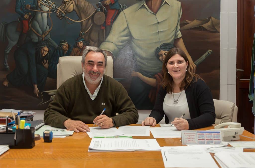 El Intendente firmó un acta acuerdo con la Directora de la Escuela Técnica Nº 1