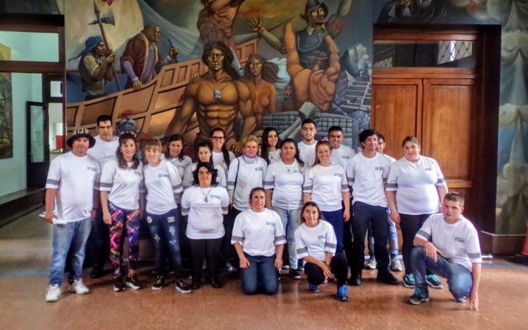 El Municipio entregó remeras al personal del estacionamiento medido