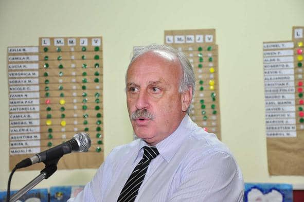 Feito viaja por gestiones de educación y vivienda