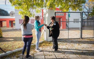 Se entregó folletería de la campaña «Entornos Seguros»