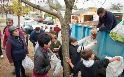Continúa hoy la entrega de gallinas en el CAPS Ramón Carrillo