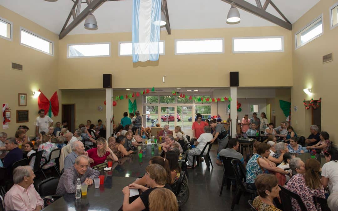 Se realizó la cena de fin de año en el Hogar Castella