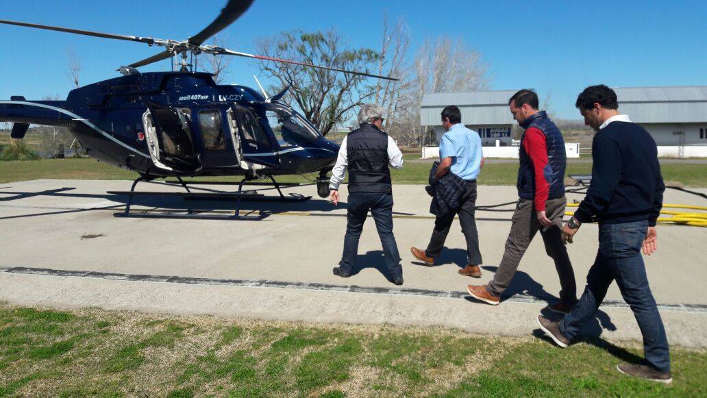 Marchabalo sobrevoló la zona inundada junto a intendentes de la región