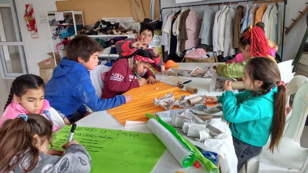 SIGUE EL TALLER DE HUERTA DIRIGIDO A NIÑOS Y ADOLESCENTES PARA BRINDAR CONTENCION Y FOMENTAR HABITOS SALUDABLES
