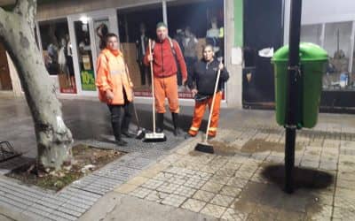 HIGIENE URBANA LIMPIA LAS VEREDAS CÉNTRICAS EN EL MARCO LAS MEDIDAS PREVENTIVAS PARA EVITAR EL CONTAGIO DE PSITACOSIS