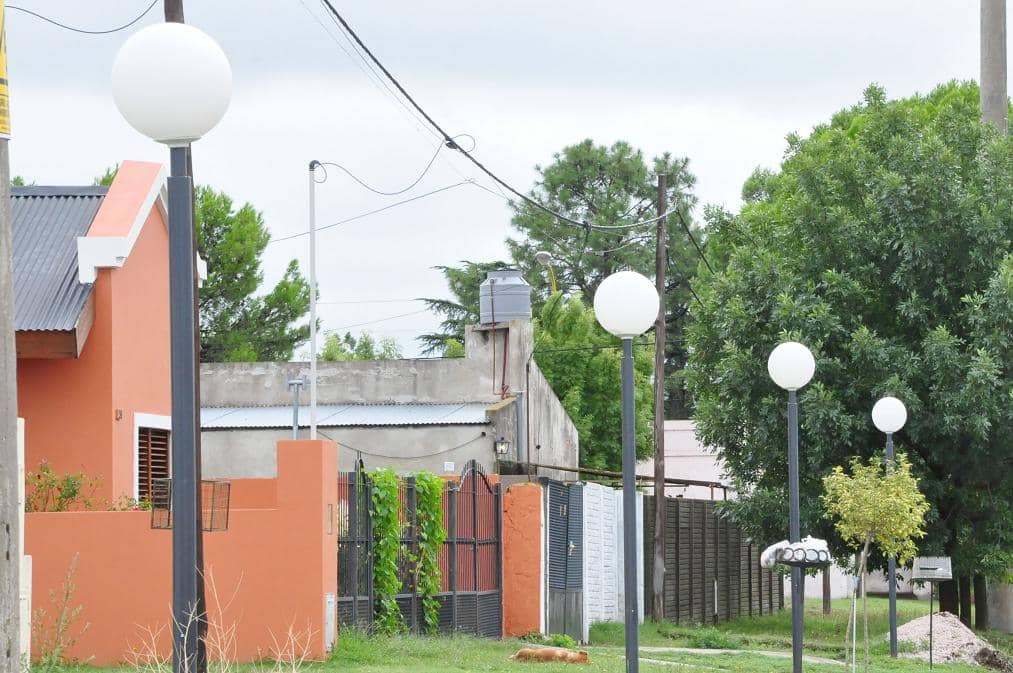 Alumbrado peatonal en diferentes cuadras