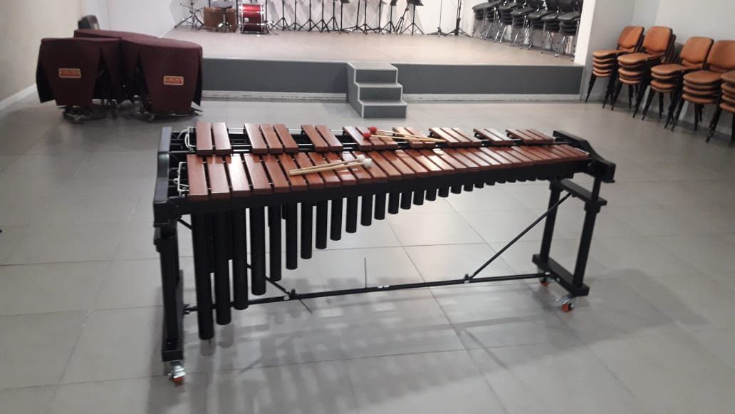 LA ESCUELA MUNICIPAL DE MÚSICA RECIBIÓ UNA MARIMBA QUE EL MUNICIPIO HABÍA ADQUIRIDO EL AÑO PASADO