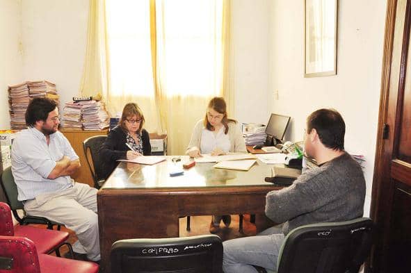 Apertura de sobres para adquirir una equipo de aire acondicionado