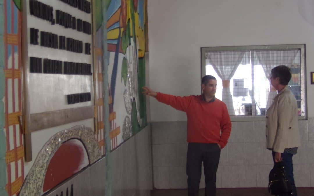 Bocca recorrió obras de arte realizadas por internos del Penal Las Tunas