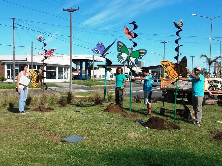 Comenzó la instalación de esculturas en el acceso García Salinas