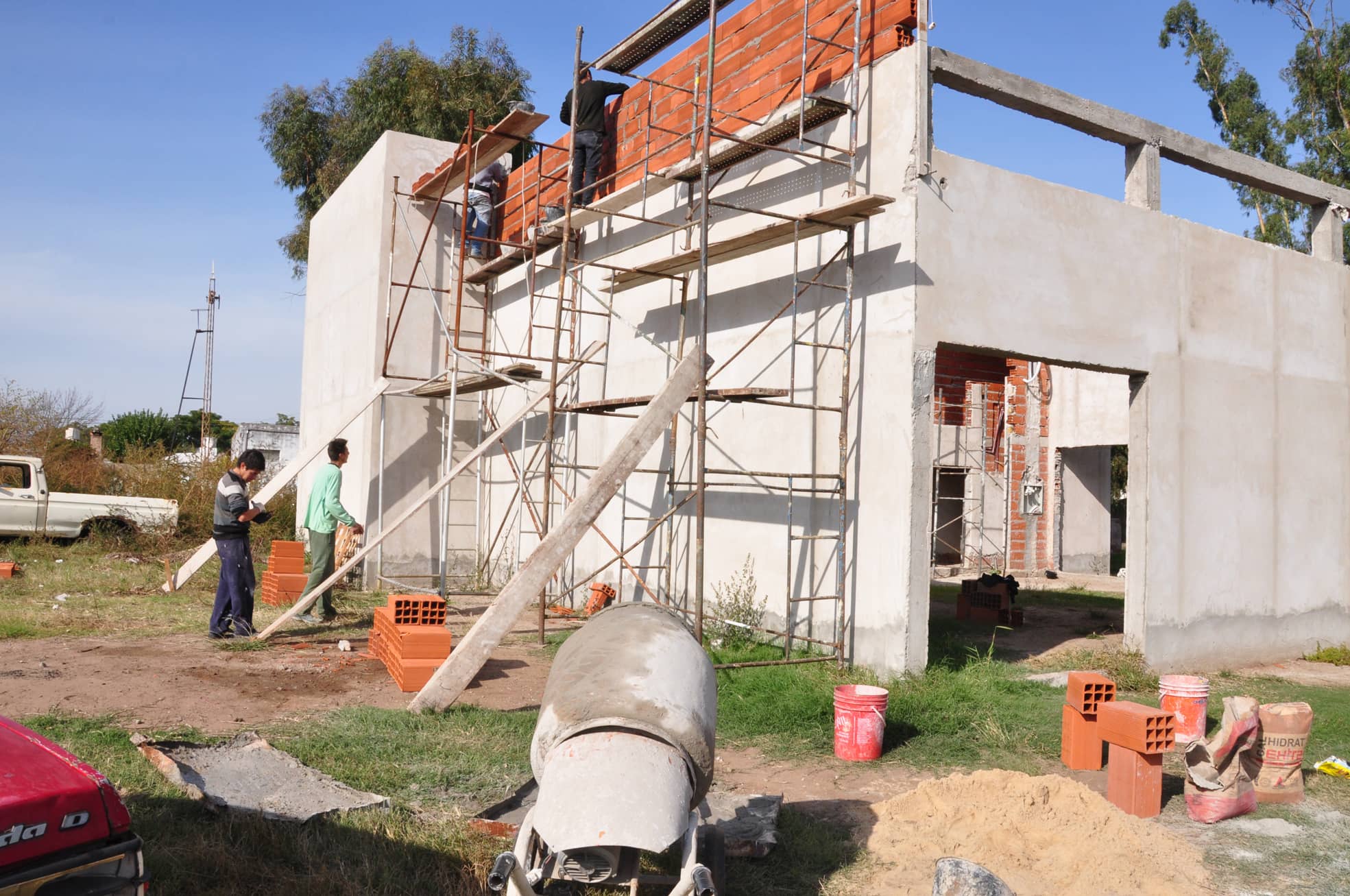 El Municipio reinició la obra Un techo para los Scouts