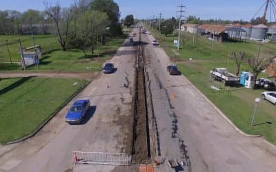 Se trabaja en la iluminación y el cordón cuneta del acceso García Salinas