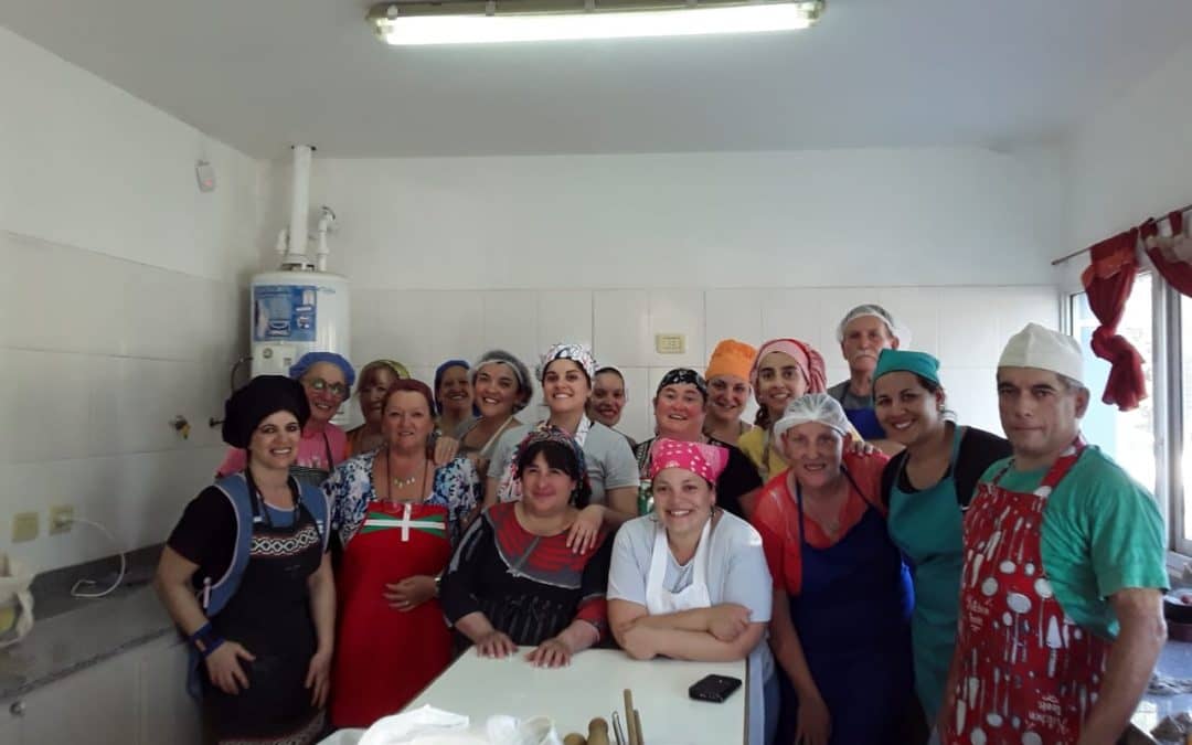 COMENZÓ EL CURSO INTENSIVO DE ELABORACIÓN DE PAN DULCE CASERO EN EL CENTRO CÍVICO Y EN EL SUM INDIO TROMPA