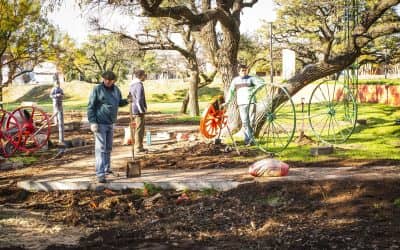 Trabajos finales en el Paseo Agrícola instalado en el Parque Municipal