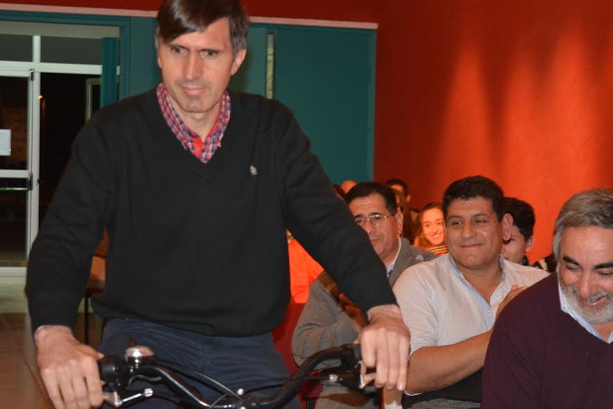 Se realizó la charla «Un paseo eléctrico»