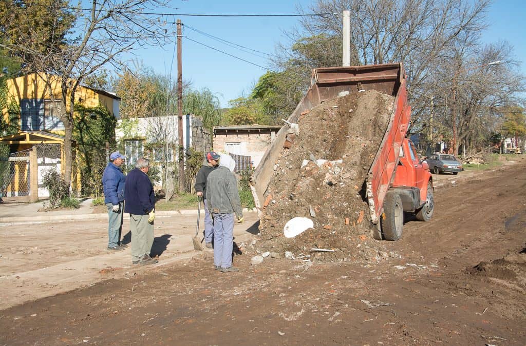 Se suman más cuadras de pavimento en el Barrio Parque