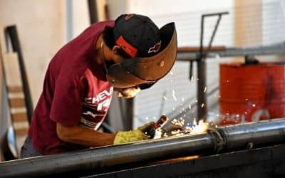 La Municipalidad volvió a fabricar las columnas de alumbrado público