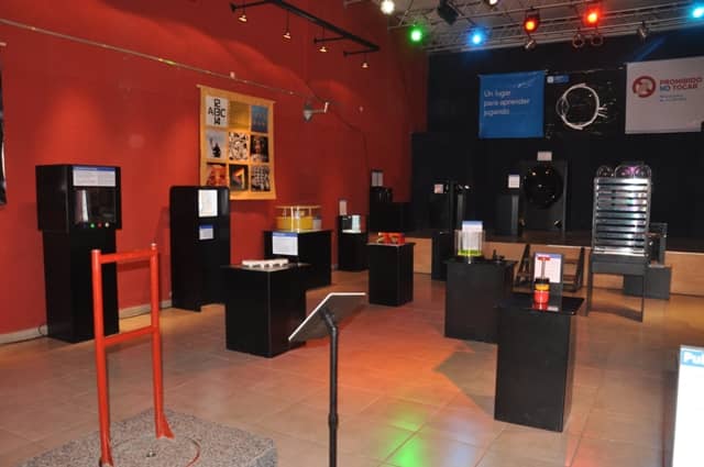 Abrió la muestra «Prohibido no tocar»