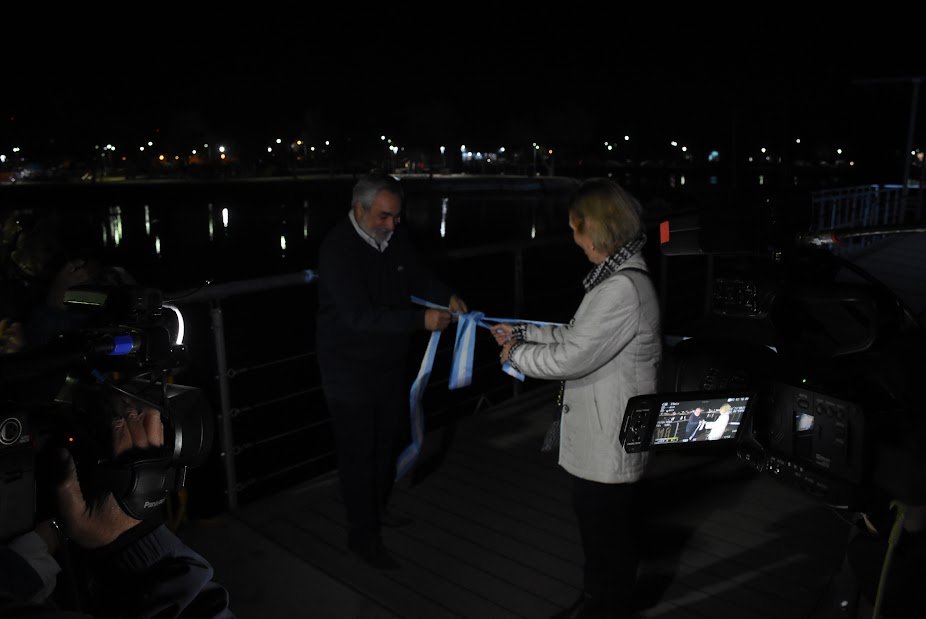 OTRO MOMENTO ESPECIAL EN EL PARQUE FUE LA INAUGURACIÓN DEL PUENTE, CON SU MIRADOR Y FUENTE ORNAMENTAL, Y LA MAGIA DE LOS FUEGOS ARTIFICIALES