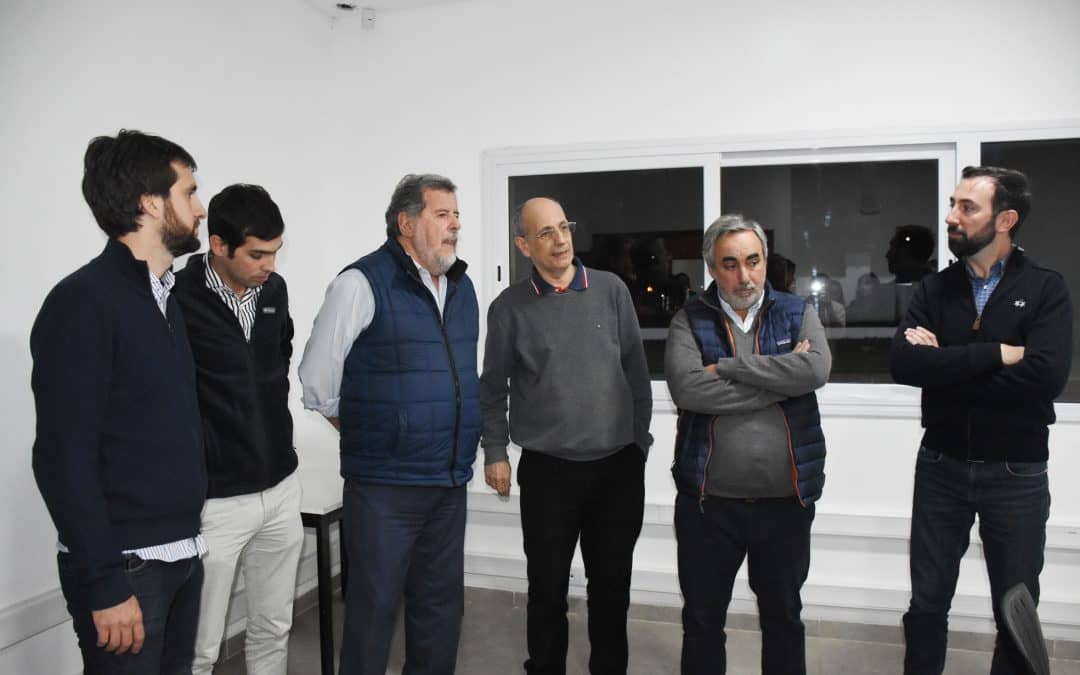 CIENTOS DE ESTUDIANTES CONCURRIERON HOY (MARTES) A UNA CHARLA CON EL CAMPEÓN DE ROBÓTICA MATEO SALVATTO