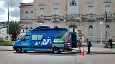 Móvil del Registro de las Personas en Trenque Lauquen y 30 de Agosto