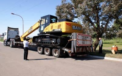 La ciudad de 30 de Agosto recibió una retroexcavadora