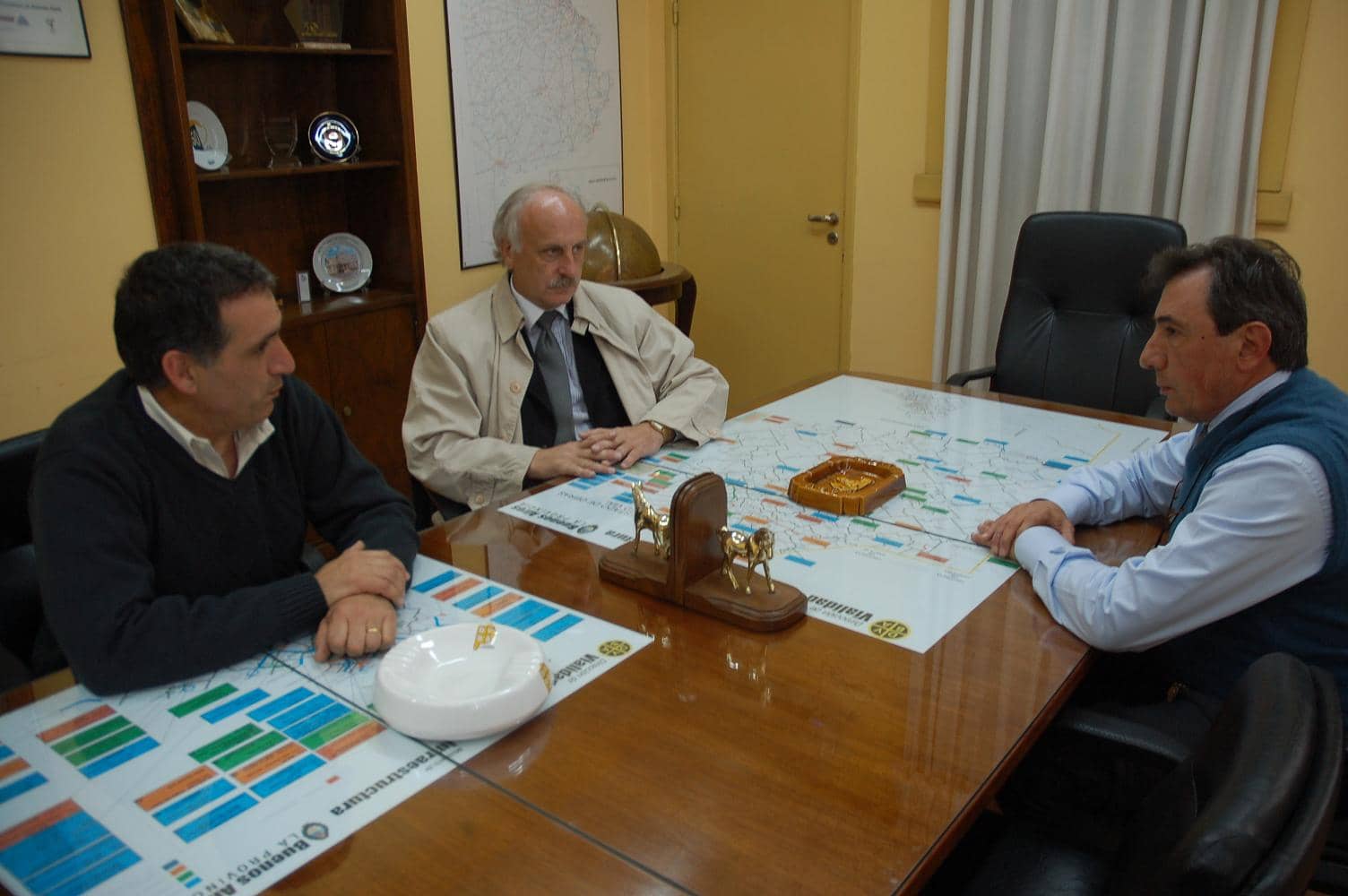 Feito y funcionarios realizan gestiones en La Plata