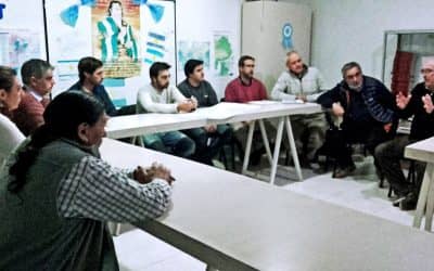 Fernández y funcionarios se reunieron con vecinos de la Comisión Barrios del Este