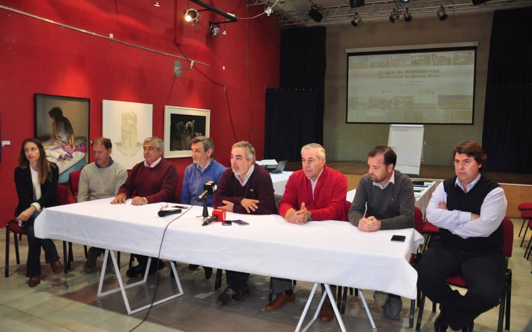 Con agenda en salud y ambiente, se reúnen los intendentes de la región