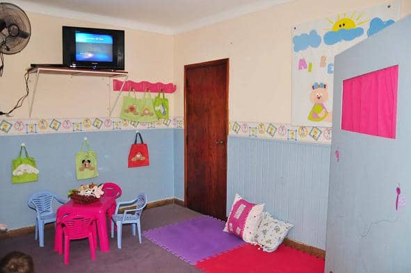 Feito inauguró una sala de juegos y bebeteca en el Rincón de Luz