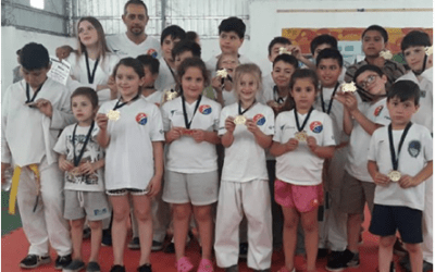 ALUMNOS DE LA ESCUELA DE TAEKWONDO MUNICIPAL PARTICIPARON DE UN ENCUENTRO EN MONES CAZÓN
