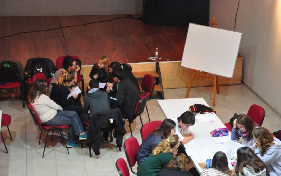 Se dictó un taller de Crónica por el Concurso «un mural en mi escuela»