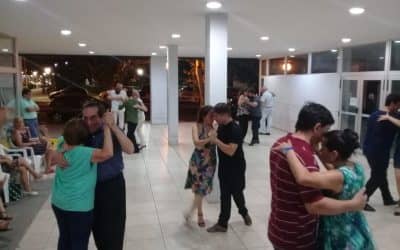LA CONVOCATORIA DE «TANGO EN LA CALLE» SE VOLVIO REGIONAL: VINIERON VECINOS DE AMERICA Y PELLEGRINI