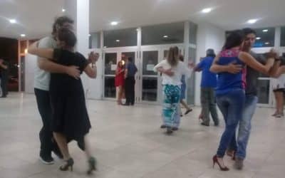 LOS MILONGUEROS SALEN ESTA NOCHE OTRA VEZ A LA PISTA: HAY “TANGO EN LA CALLE” EN EL PATIO DEL CENTRO CIVICO