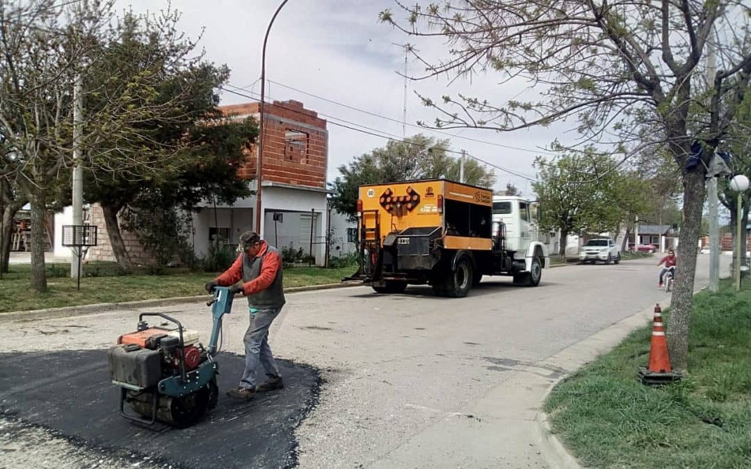 EL MUNICIPIO REALIZA TAREAS DE BACHEO EN GARRÉ