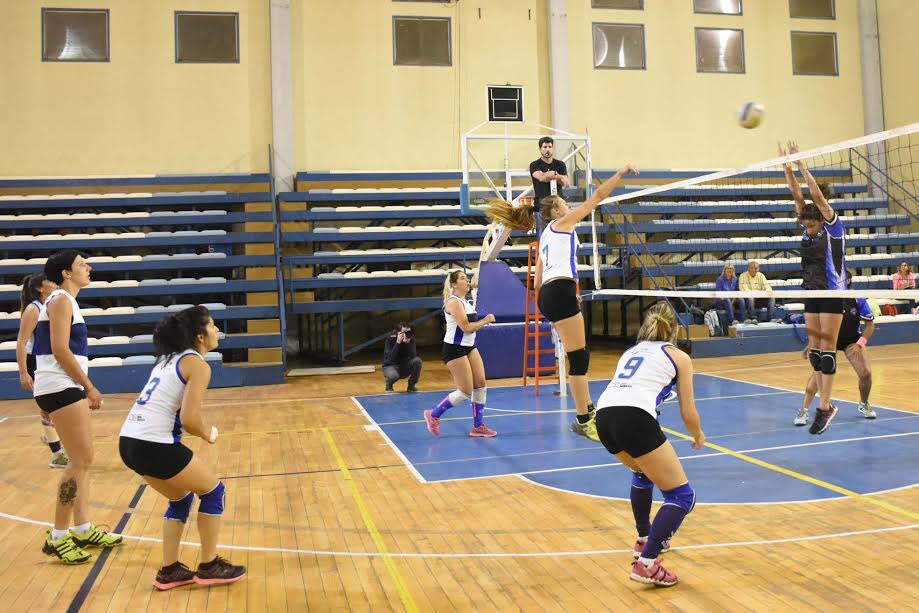 SE JUGÓ UNA NUEVA FECHA DEL TORNEO DE VÓLEY