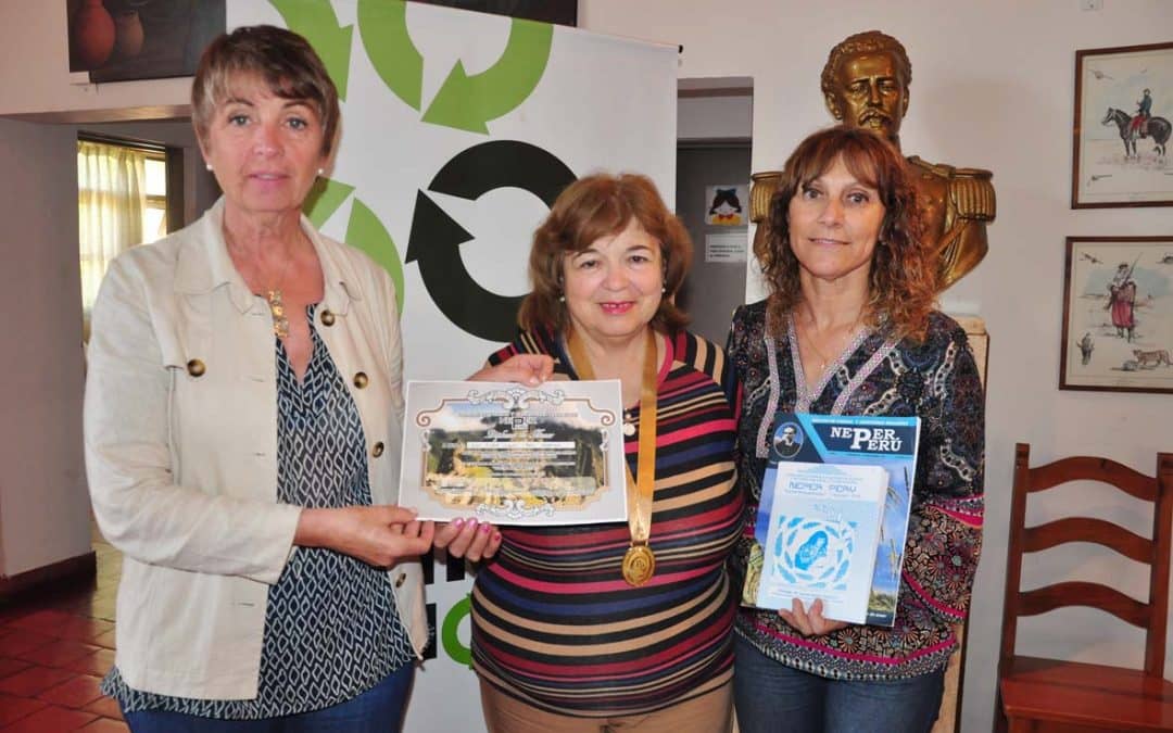 La poeta local Lucía Urquizú participó de un encuentro de escritores en Perú